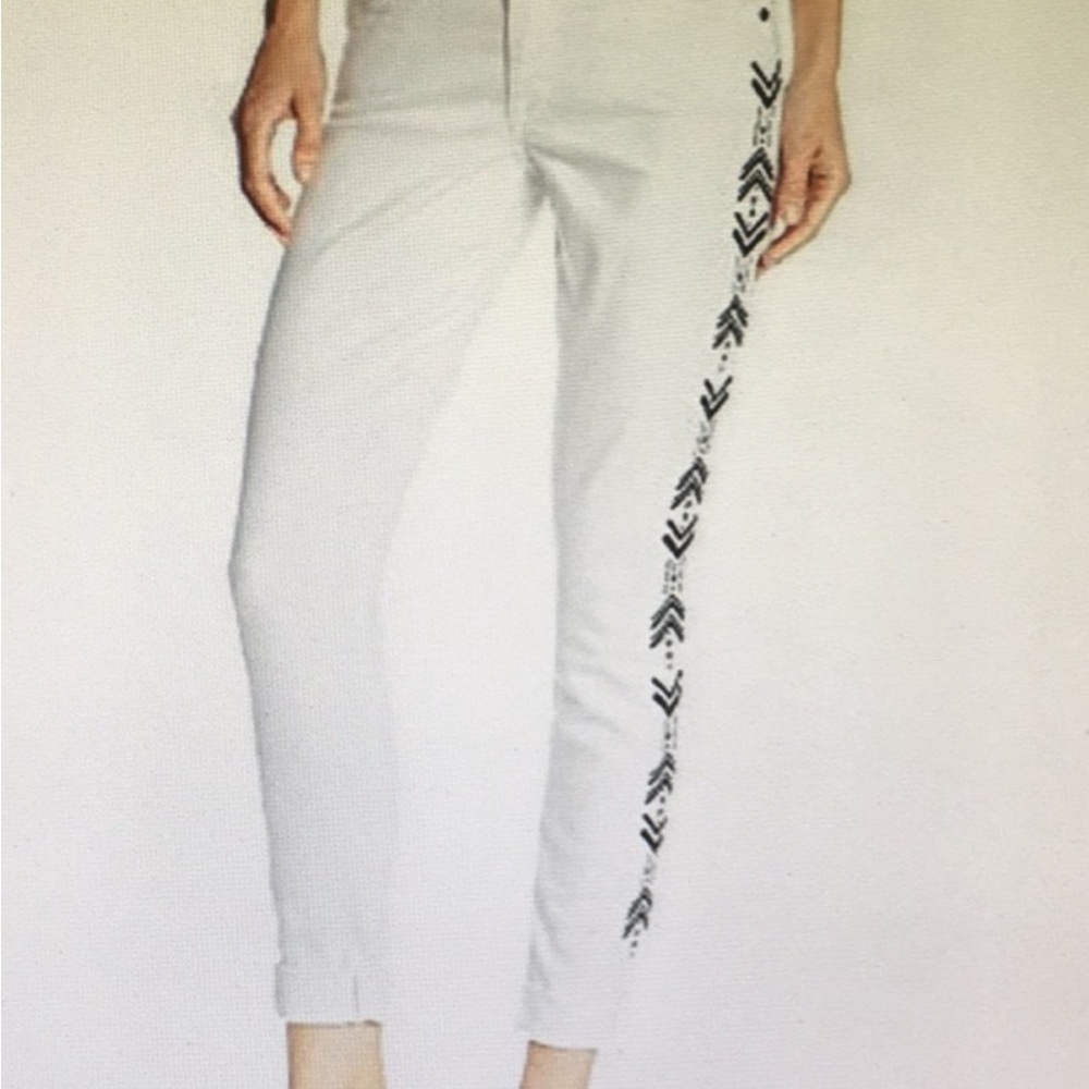 Good used condition. CJ Cookie Johnson ankle skinny roll jean